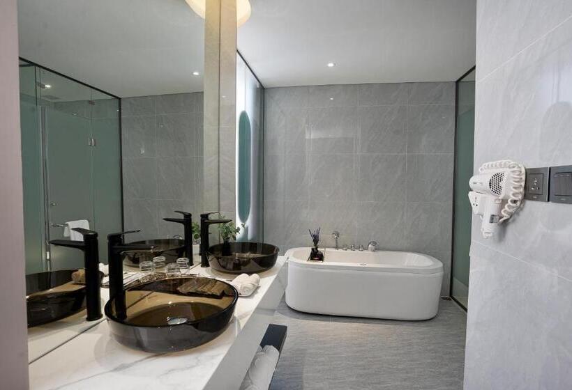 , Cicilia Hotels & Spa Danang Powered By Aston