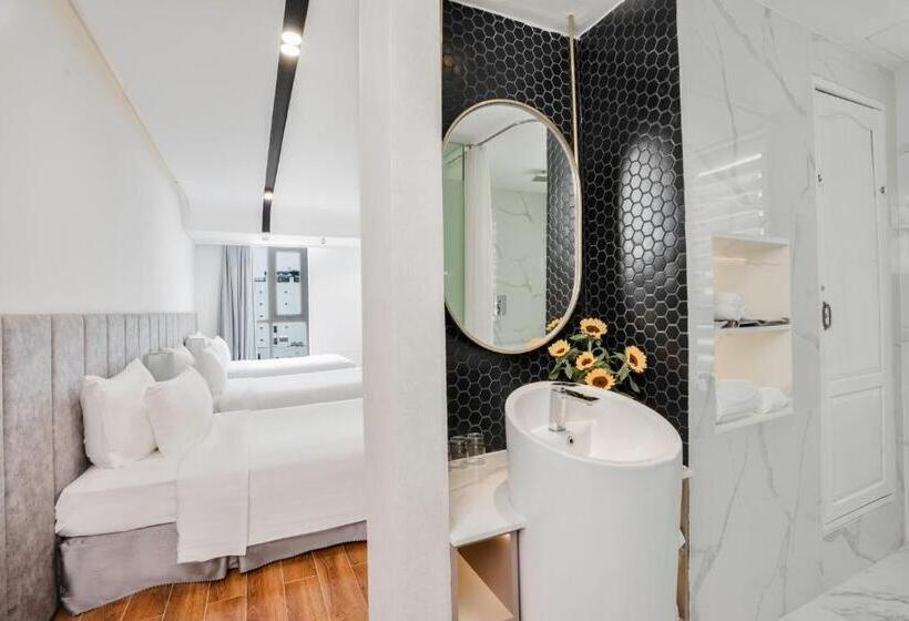 اتاق لوکس سه تخته, Cicilia Hotels & Spa Danang Powered By Aston