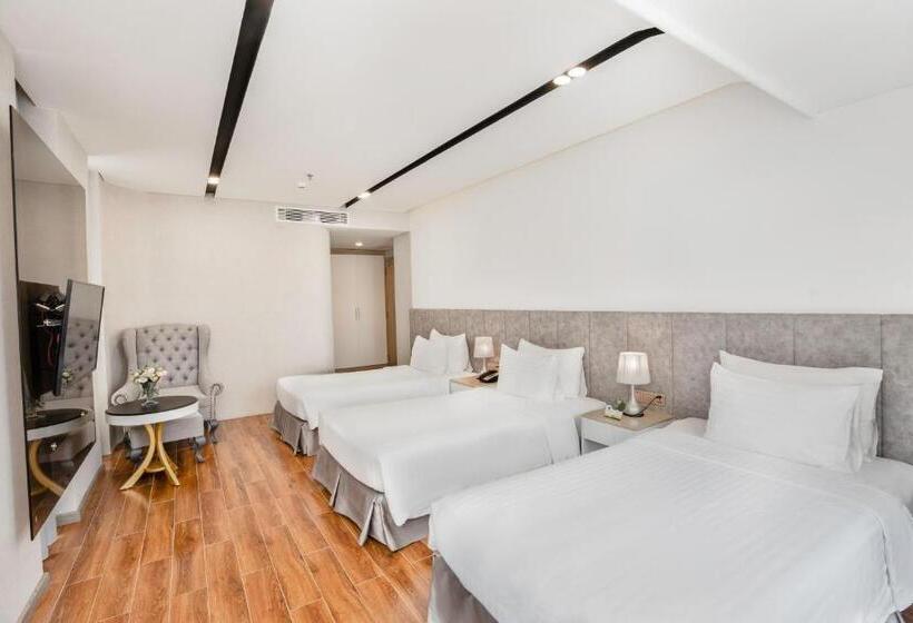 اتاق لوکس سه تخته, Cicilia Hotels & Spa Danang Powered By Aston