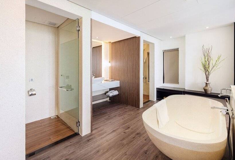 سوییت جونیور با چشمانداز دریا, Cicilia Hotels & Spa Danang Powered By Aston