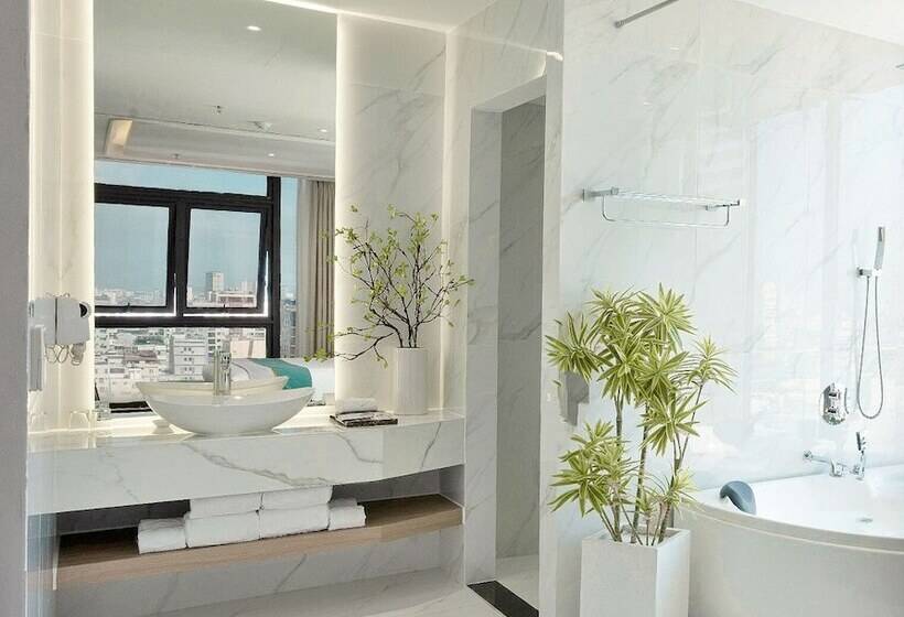 , Cicilia Hotels & Spa Danang Powered By Aston