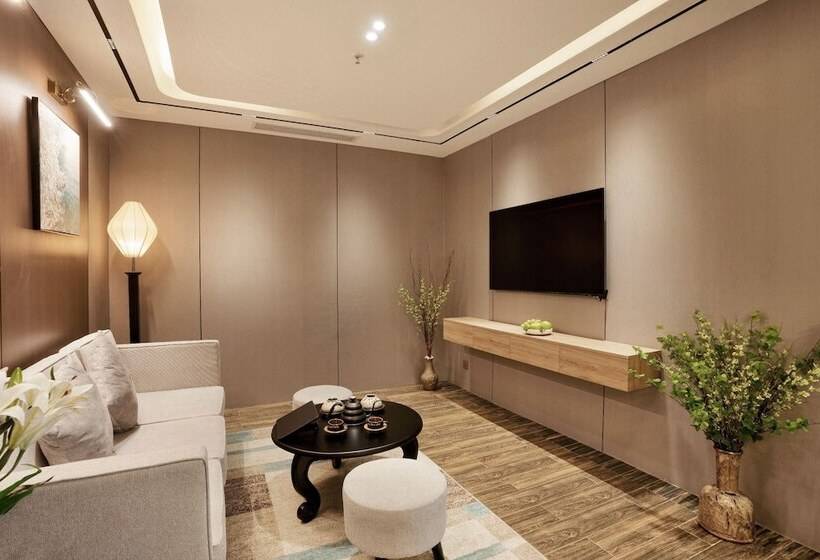 , Cicilia Hotels & Spa Danang Powered By Aston