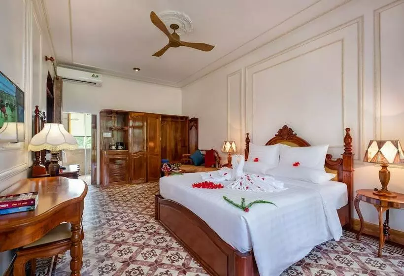 اتاق لوکس با چشم‌انداز دریا, Coco Palm Beach Resort & Spa
