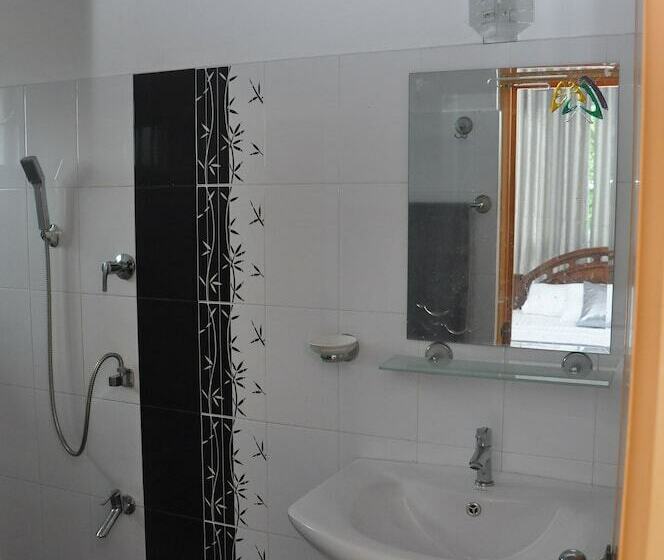 Номер Deluxe с Балконом, Kurumba Hills