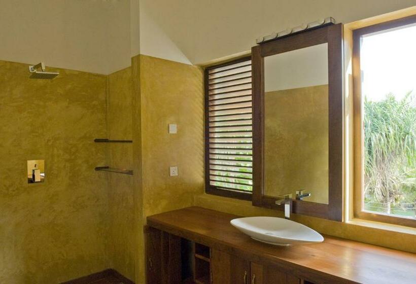 标准间, Land's End Villa