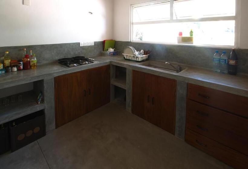 3间卧室的房子, Land's End Villa