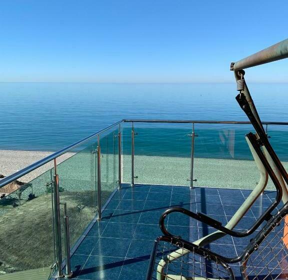 سوییت خانوادگی, Neptun Kvariati