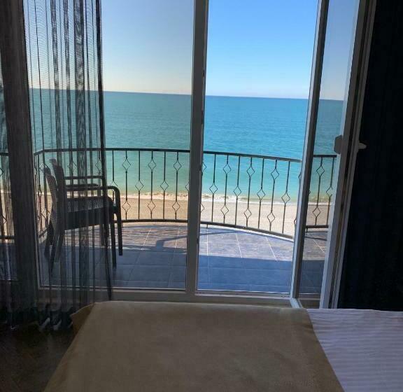 سوئیت با تخت بزرگ, Neptun Kvariati