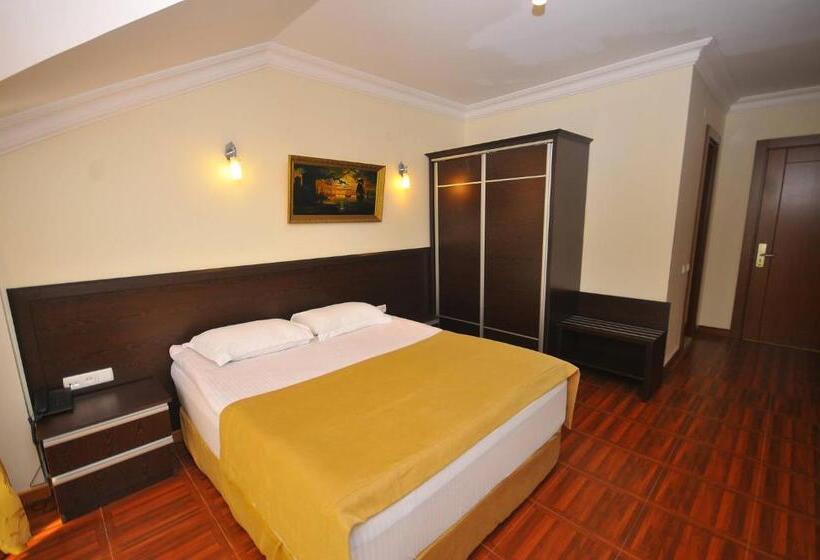 سوئیت با تخت بزرگ, Neptun Kvariati