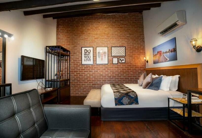 جناح دوبلكس, Reunion Heritage House