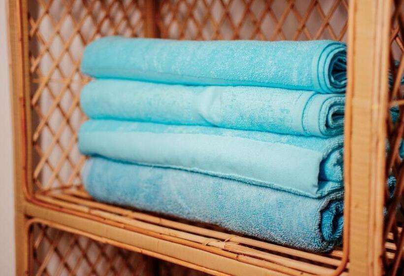 Quarto Quádruplo Standard, Riverside Cabanas