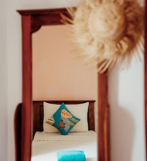 Quarto Quádruplo Standard, Riverside Cabanas