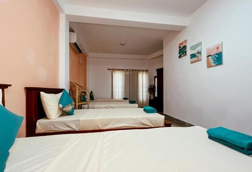 Quarto Quádruplo Standard, Riverside Cabanas