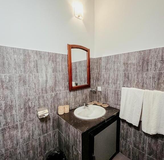 Quarto Triplo Standart, Riverside Cabanas