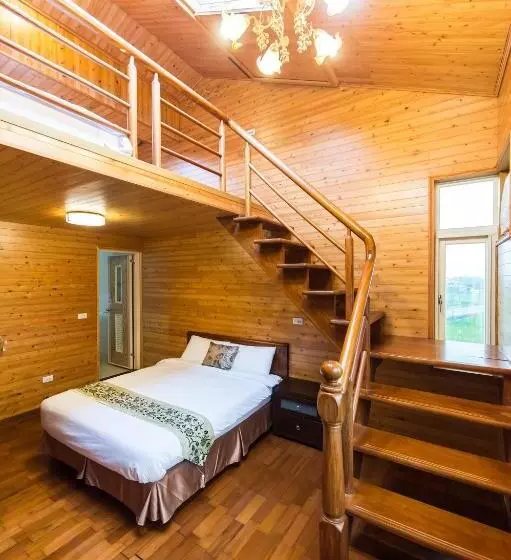 اتاق استاندارد چهارنفره با چشم‌انداز باغ, Mandy's House B&b