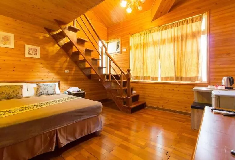 اتاق استاندارد چهارنفره با چشم‌انداز باغ, Mandy's House B&b