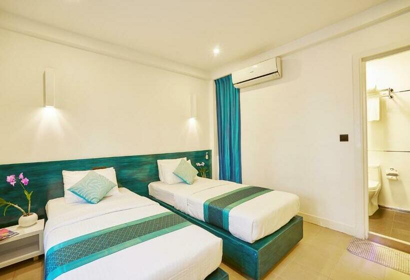 اتاق لوکس با چشم‌انداز دریا, Planktons Beach