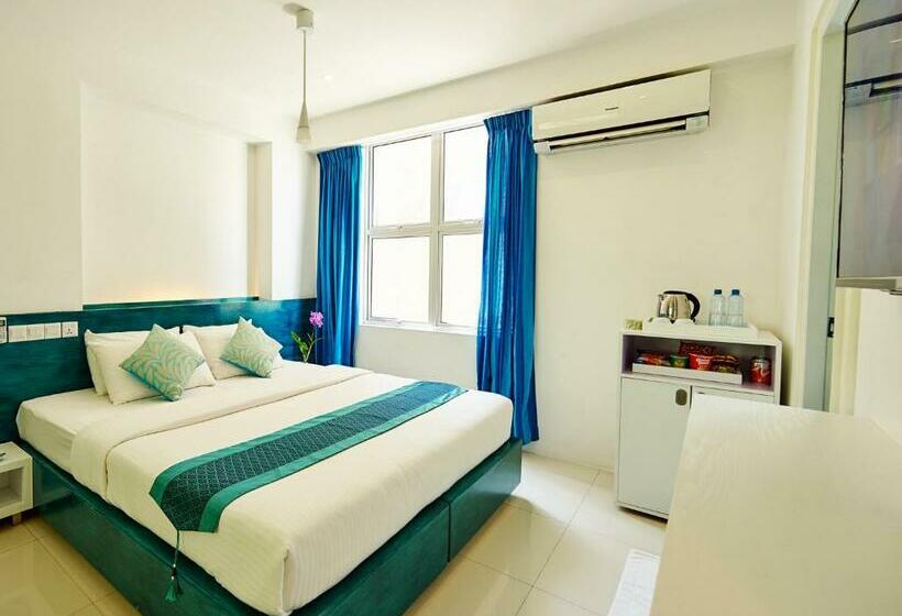 اتاق لوکس با چشم‌انداز دریا, Planktons Beach