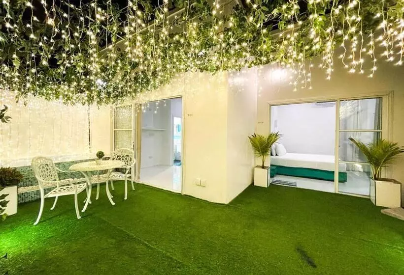 اتاق استاندارد با تراس و چشمانداز دریا, Planktons Beach