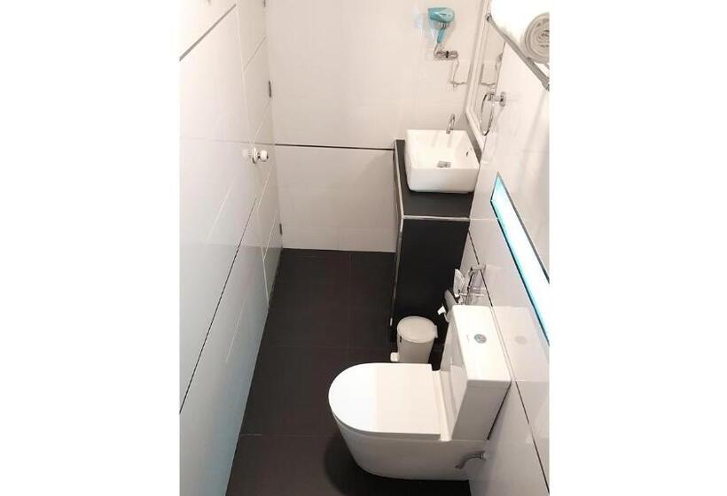 سوییت با چشم‌انداز دریا, Planktons Beach