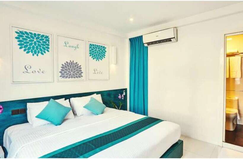 اتاق لوکس با چشم‌انداز دریا, Planktons Beach