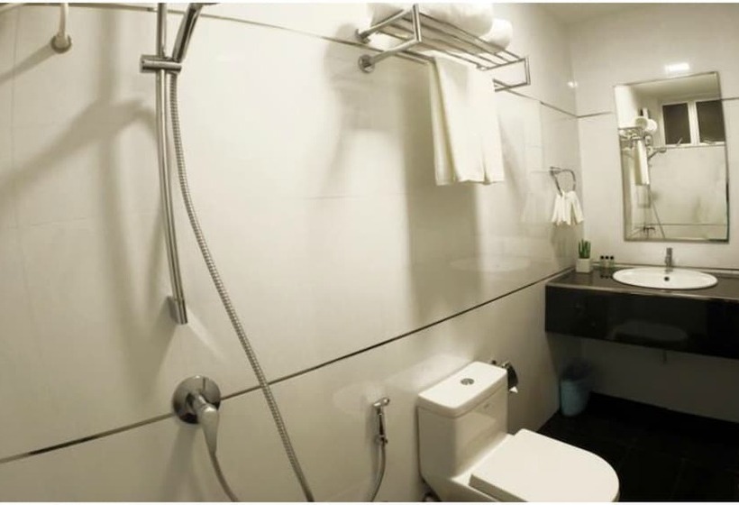 اتاق لوکس با چشم‌انداز دریا, Planktons Beach