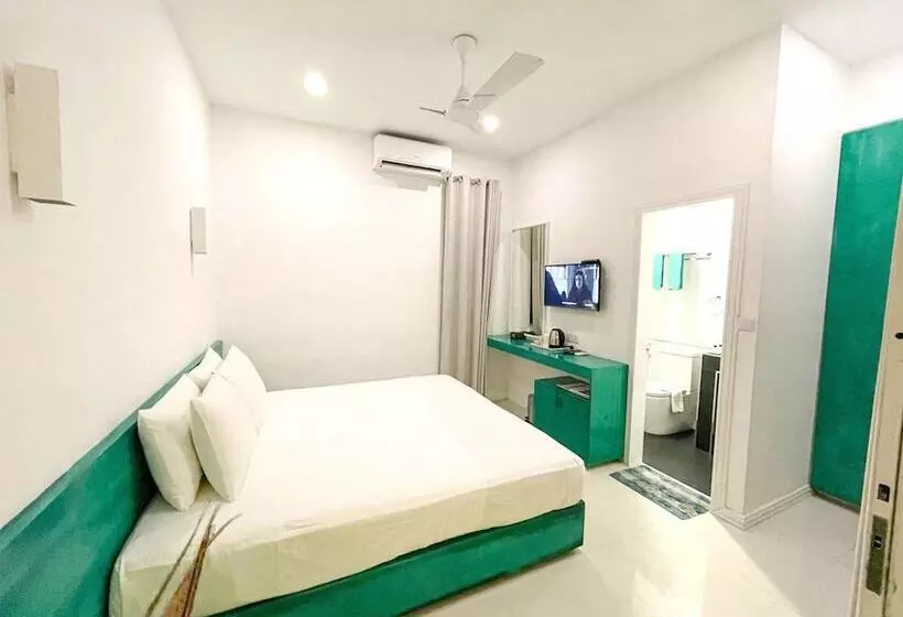 1 Bedroom Penthouse Apartment, Planktons Beach