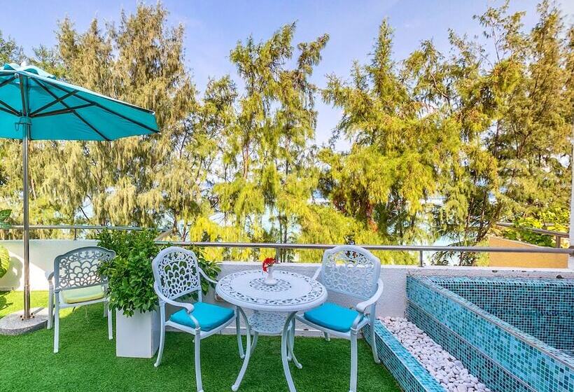 سوییت با چشم‌انداز دریا, Planktons Beach