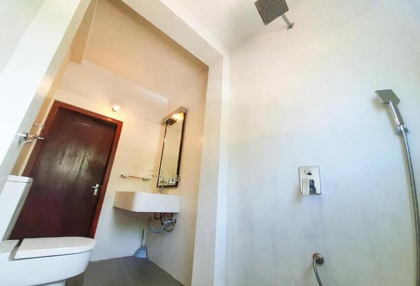 غرفة ديلوكس مزودة بشرفة, Unawatuna Guest