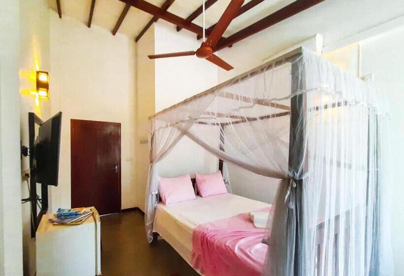 غرفة ديلوكس مزودة بشرفة, Unawatuna Guest