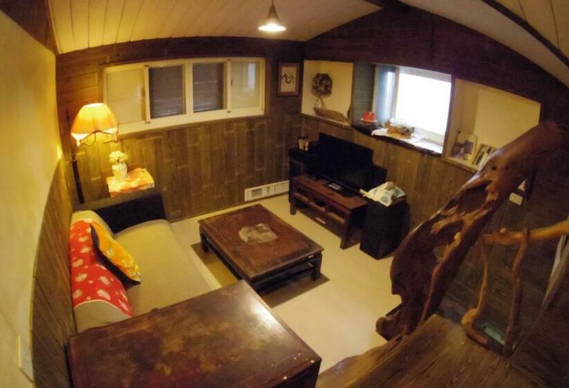 کلبه ییلاقی سوپریور یک خوابه, A Home