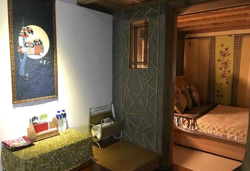 کلبه ییلاقی سوپریور یک خوابه, A Home