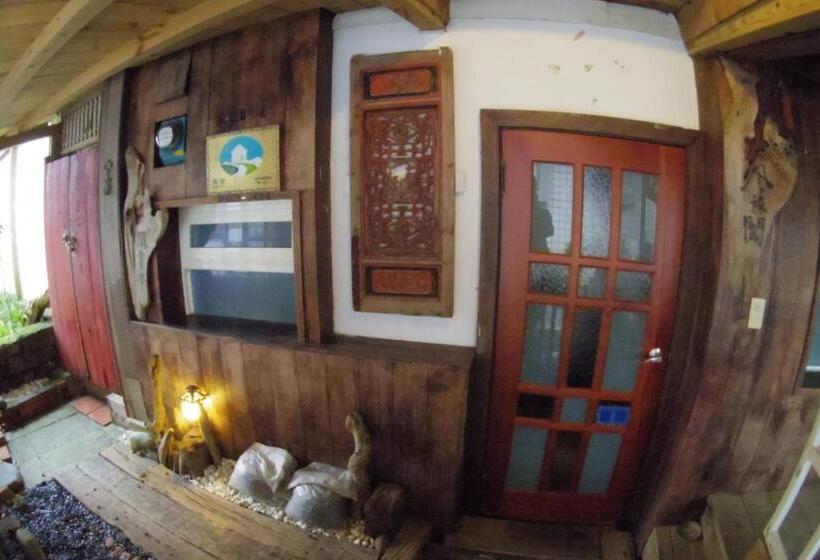 کلبه ییلاقی, A Home