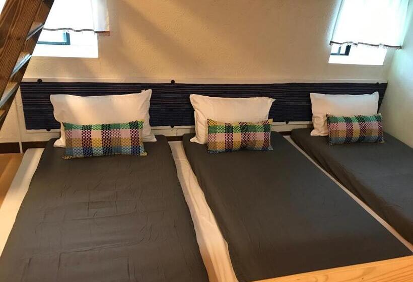 خانه 1 خوابه, A Home