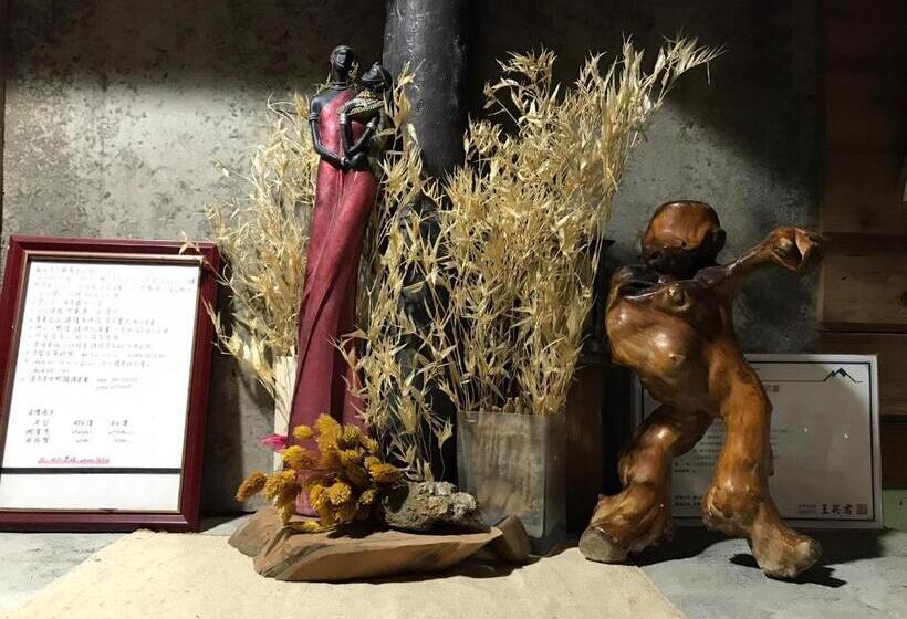 کلبه ییلاقی, A Home