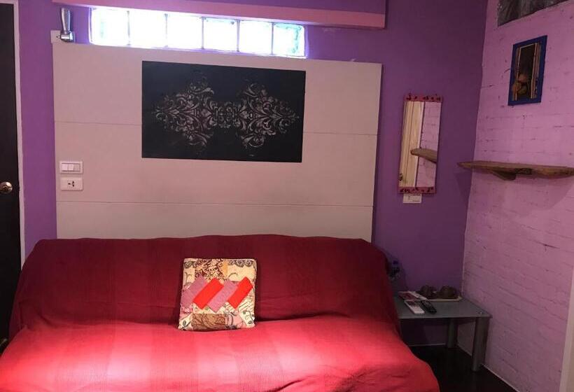 اتاق استاندارد, A Home