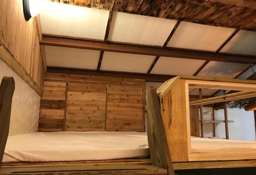 خانه 1 خوابه, A Home