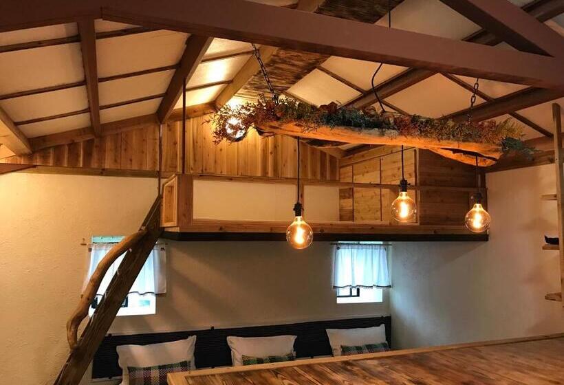 خانه 1 خوابه, A Home