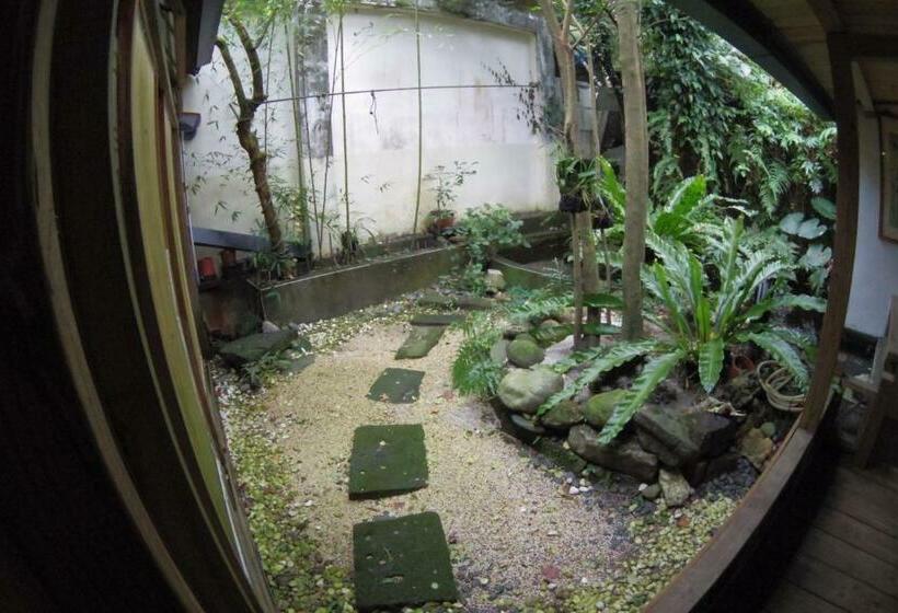 کلبه ییلاقی سوپریور یک خوابه, A Home