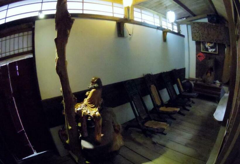 کلبه ییلاقی سوپریور یک خوابه, A Home