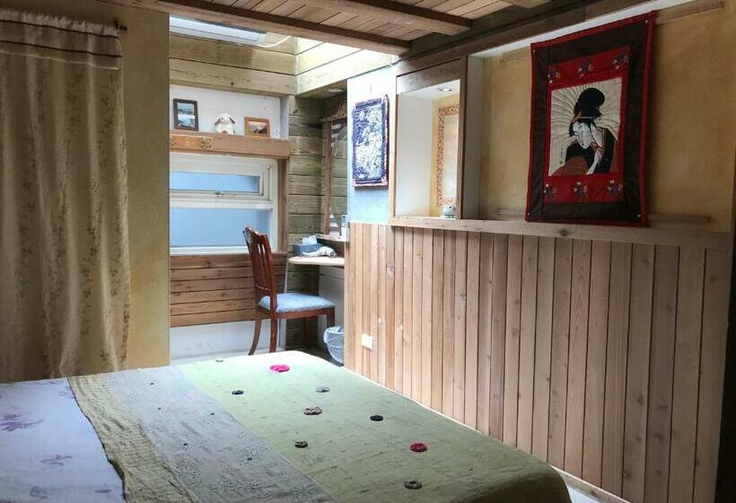 کلبه ییلاقی سوپریور یک خوابه, A Home