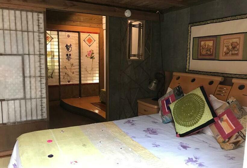 کلبه ییلاقی سوپریور یک خوابه, A Home