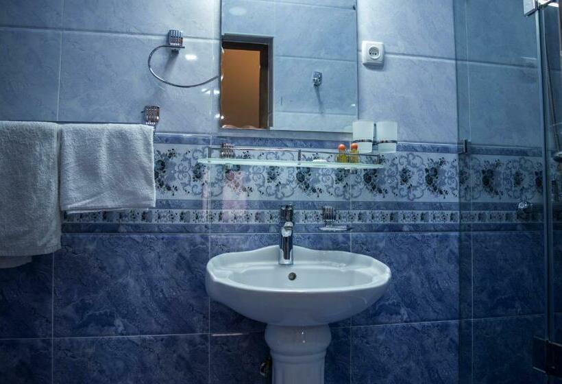 اتاق استاندارد یک نفره, Jahongir