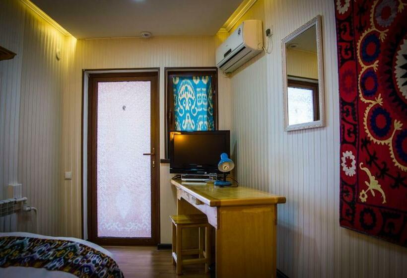 اتاق استاندارد یک نفره, Jahongir