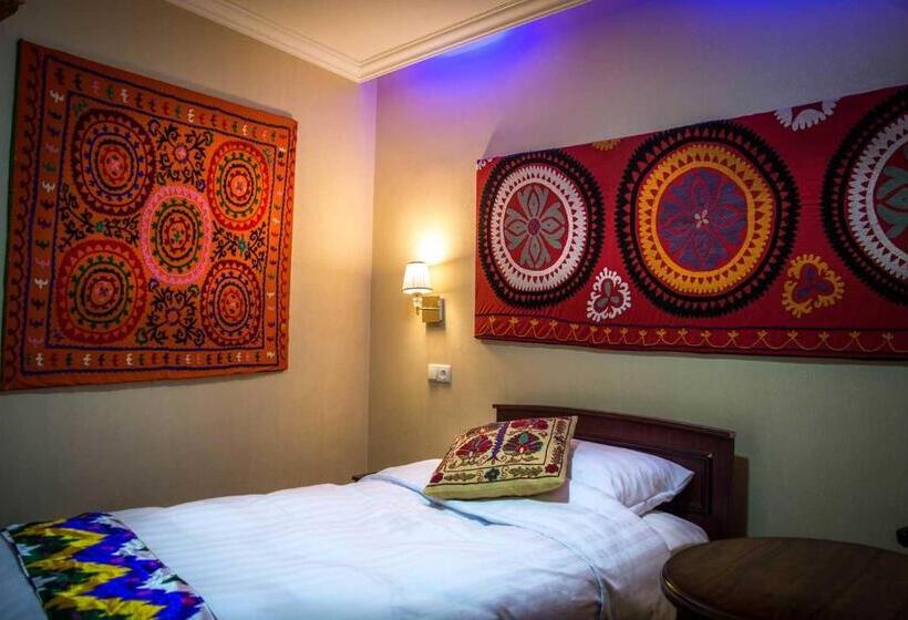 اتاق اکونومی یک تخته, Jahongir