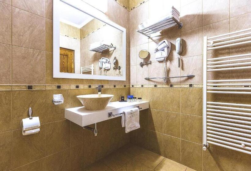 Quarto superior, Athos R.m.t