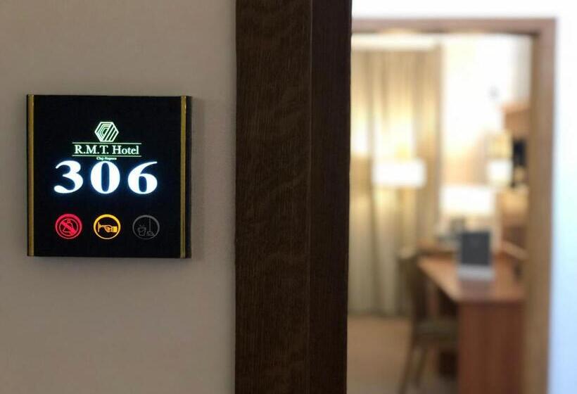 Quarto superior, Athos R.m.t