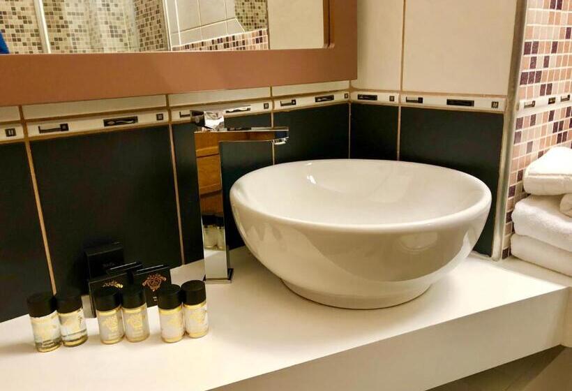 Quarto Economy Individual, Athos R.m.t