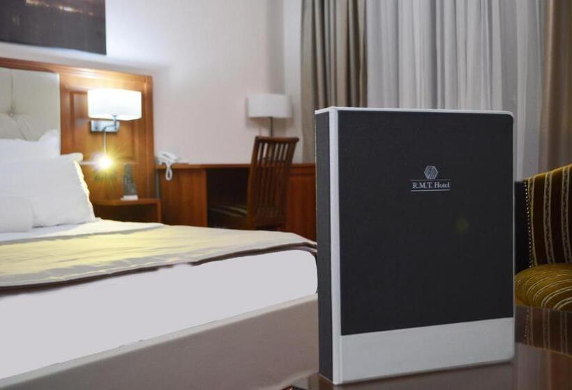 Quarto standard, Athos R.m.t