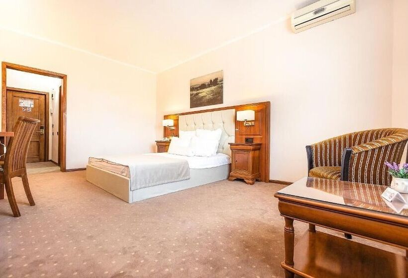 Quarto superior, Athos R.m.t